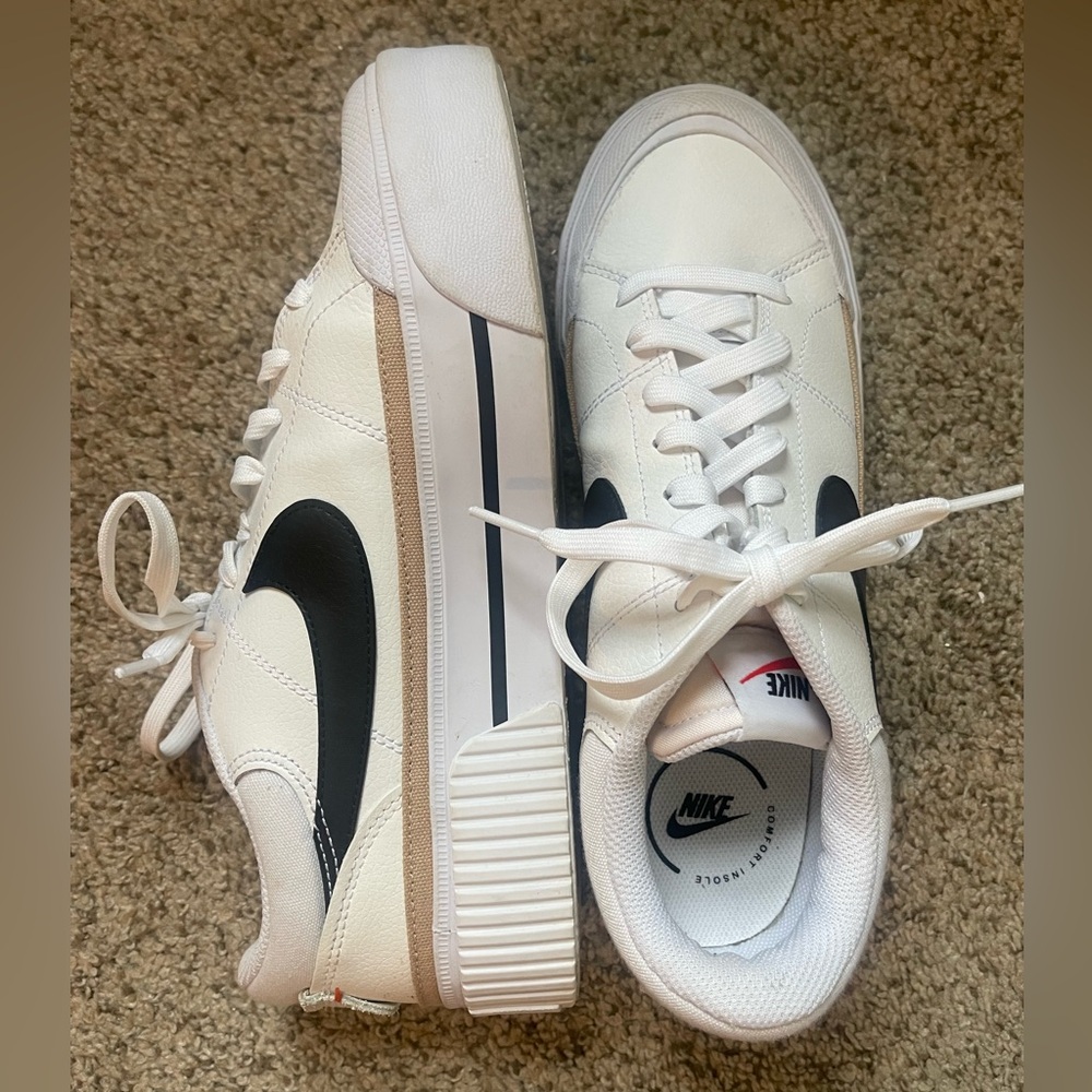 NIKE Women’s  Court Legacy  Lift Sneaker - White, size 9